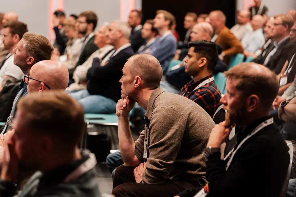 Attendees following a session closely at Workplace Ninjas Norway 2026